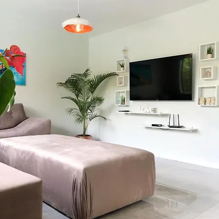 Apartamento moderno com piscina privada!-2
